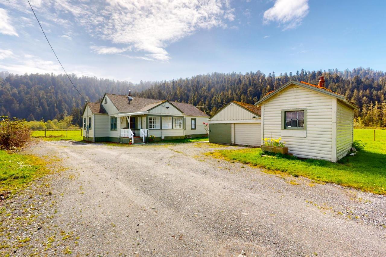 Redwood Farmhouse In The Orick Valley 外观 照片