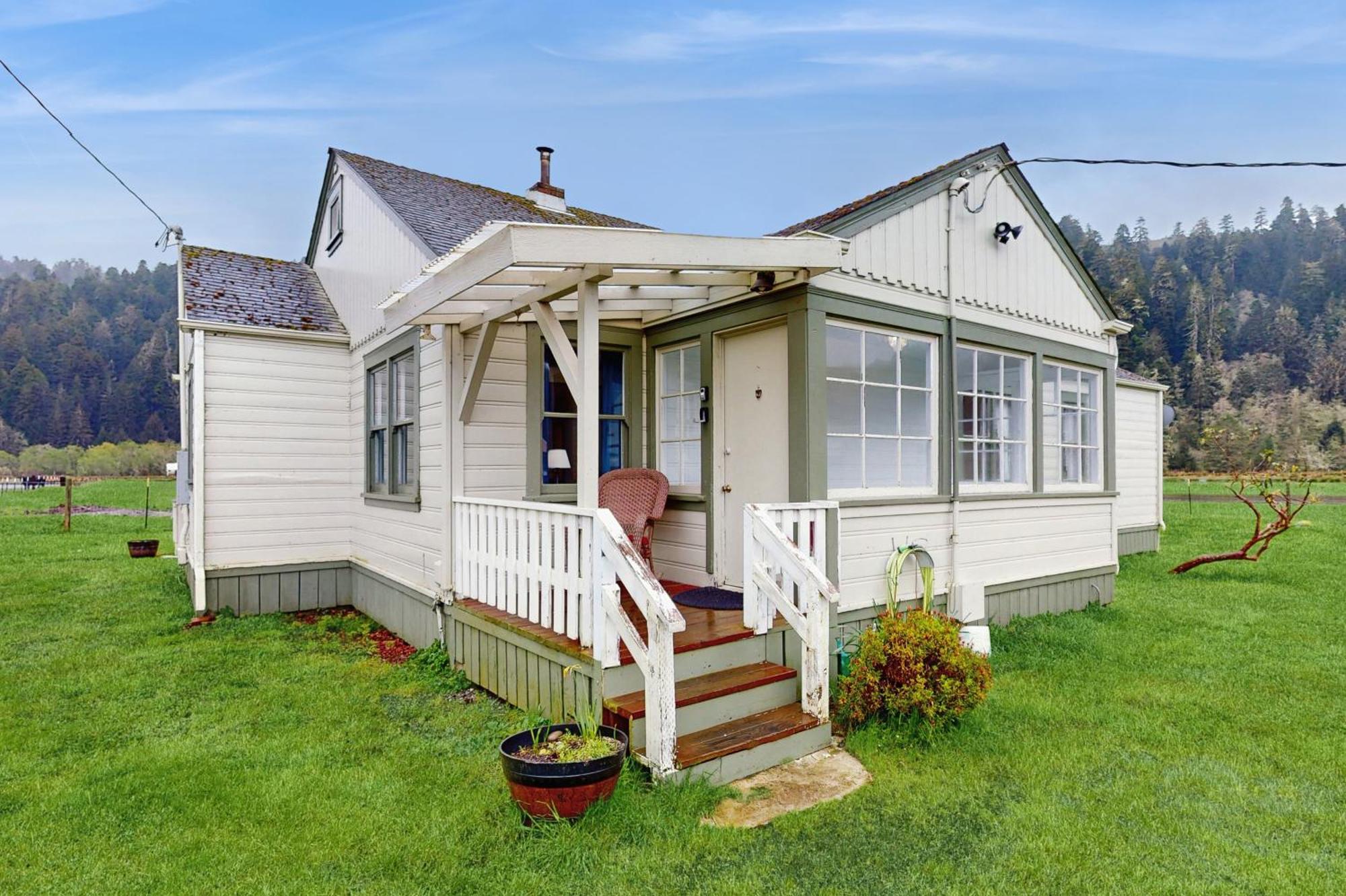 Redwood Farmhouse In The Orick Valley 外观 照片